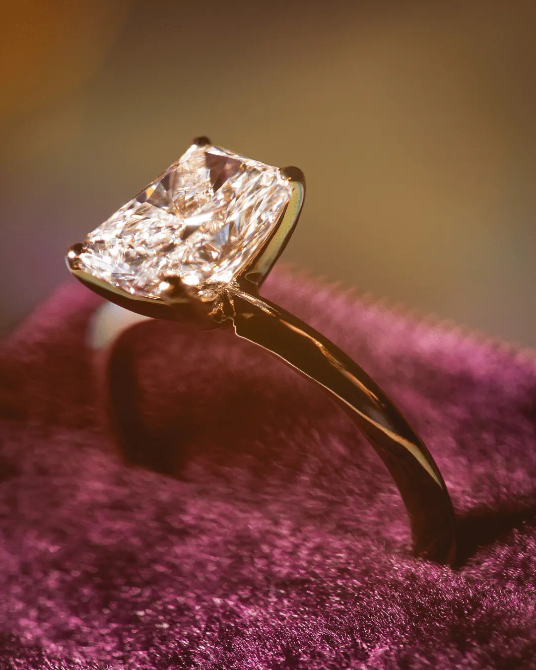 Anillo de compromiso con diamante diseñado por LOLŌ — Pieza 06