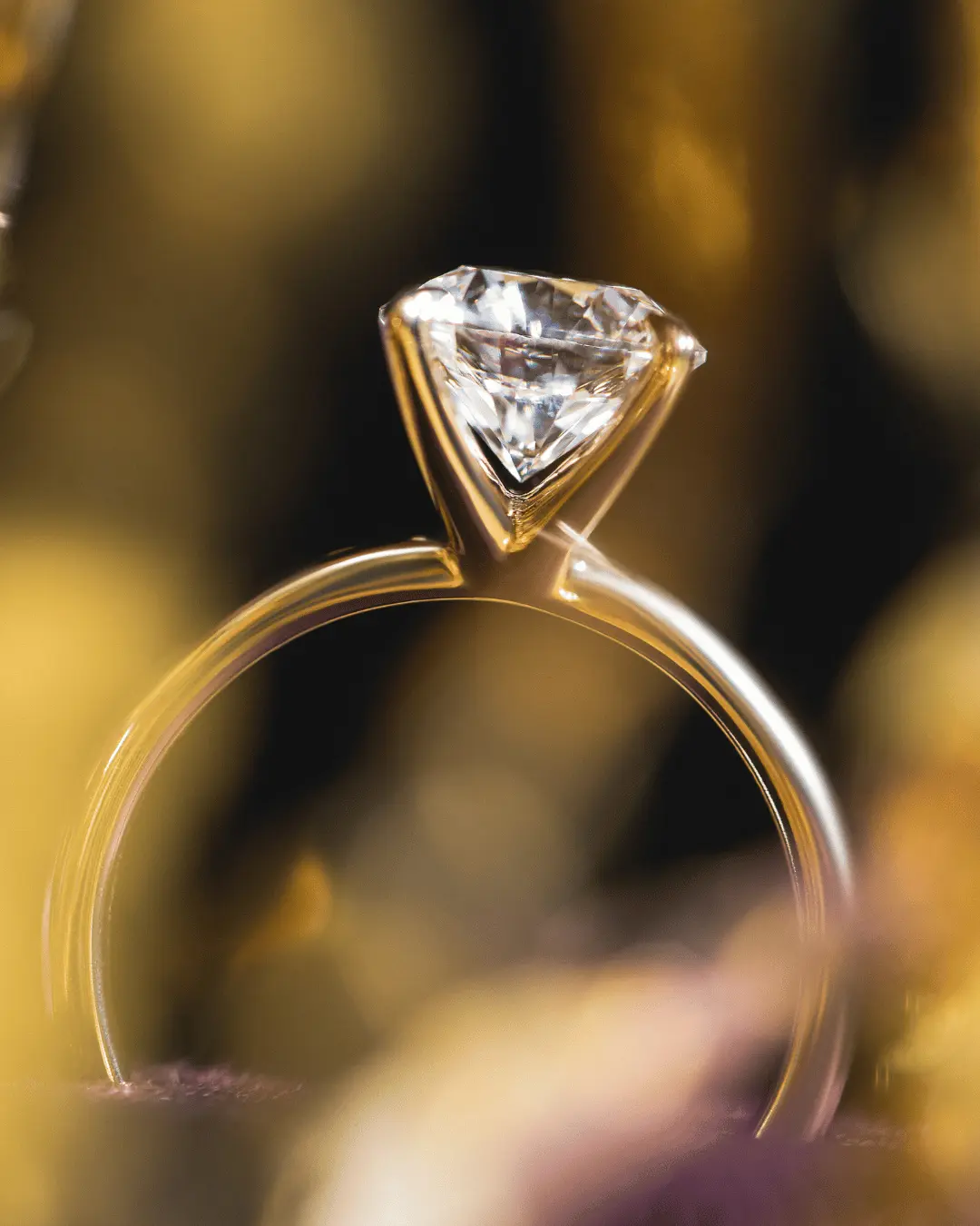 Anillo de compromiso con diamante diseñado por LOLŌ — Pieza 10