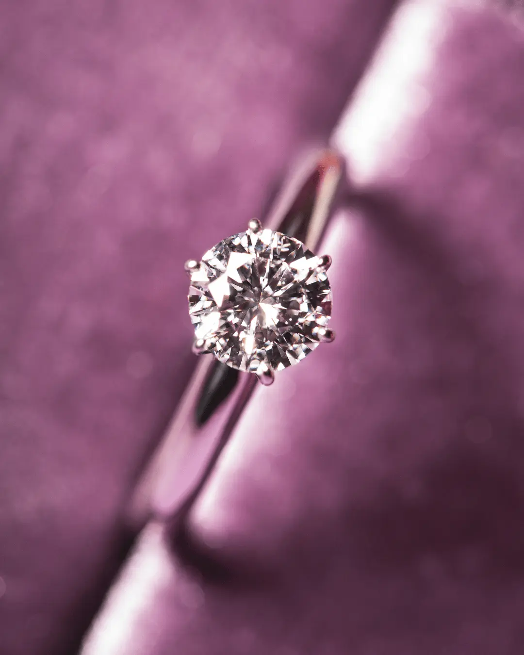 Anillo de compromiso con diamante diseñado por LOLŌ — Pieza 11