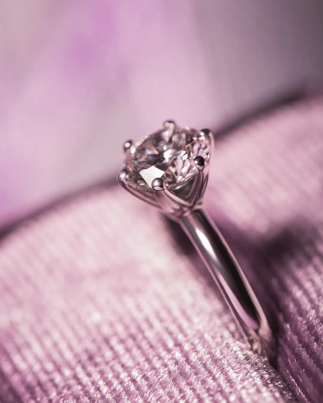 Anillo de compromiso con diamante diseñado por LOLŌ — Pieza 15