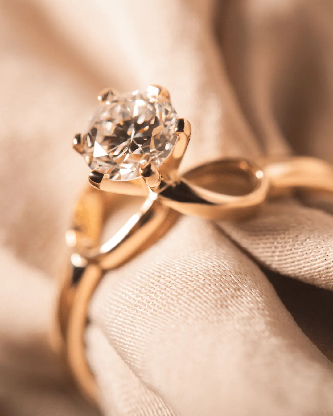 Anillo de compromiso con diamante diseñado por LOLŌ — Pieza 17